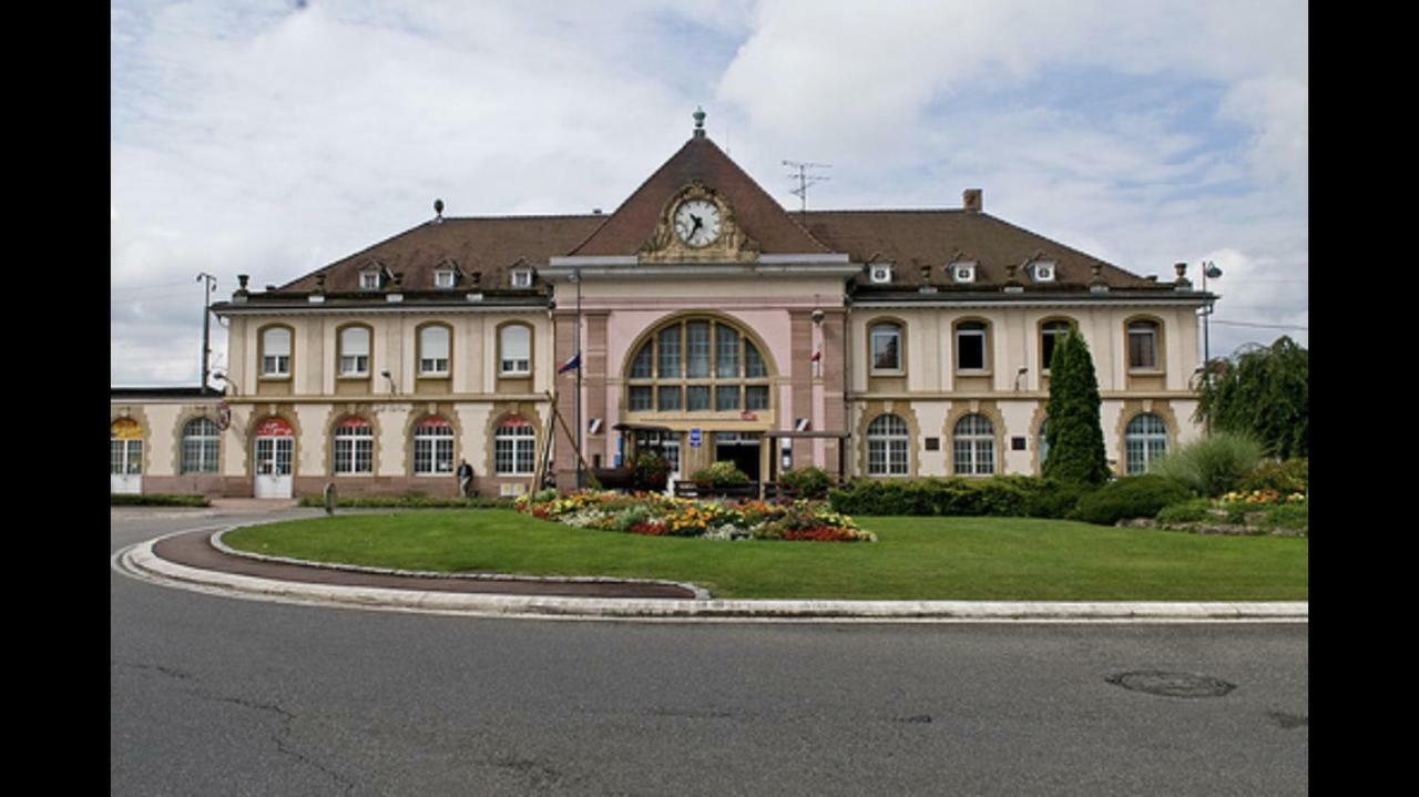 Bel Appartement Near Bale Mulhouse Airport แซ็ง-ลุยส์ ภายนอก รูปภาพ